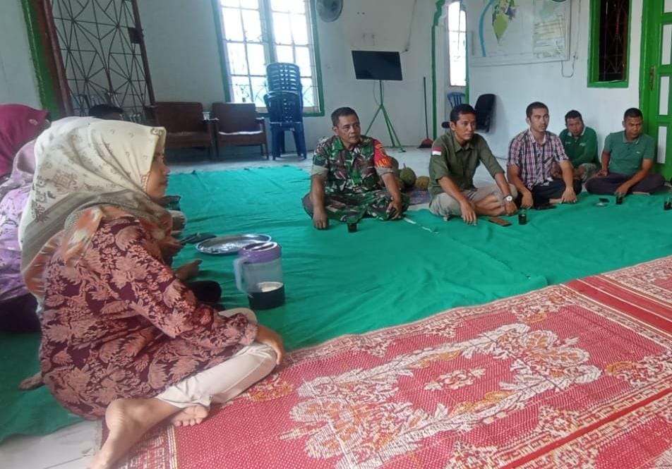 Bangun Kesadaran dan Partisipasi Warga, Babinsa Koramil 04 Muara Bulian Lakukan Komsos